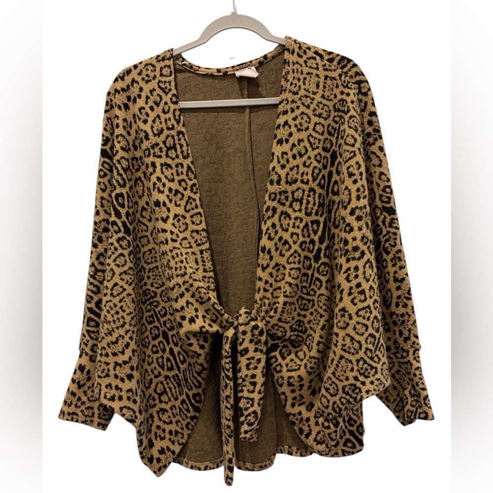 Chico's Classic Leopard Print Tie-Front Shaw Style Cardigan Size XL Housewear